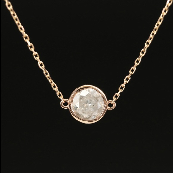π 18 Karat Diamond single station necklace π - Picture 3 of 10